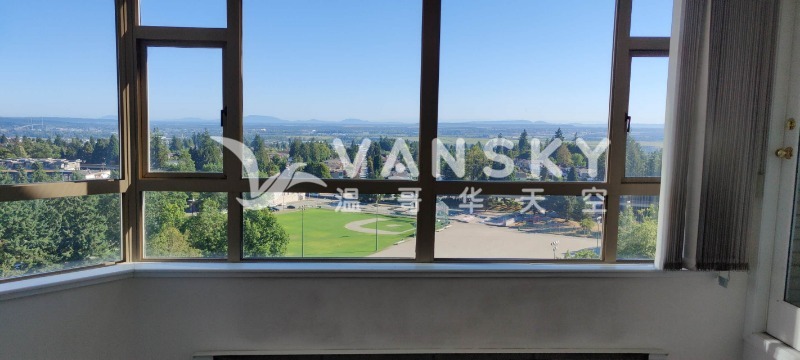 250814223716_living room 1st window.jpg